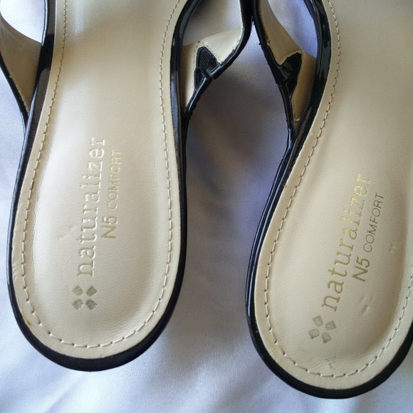 Naturalizer Black Slippers - Picture 8 of 9